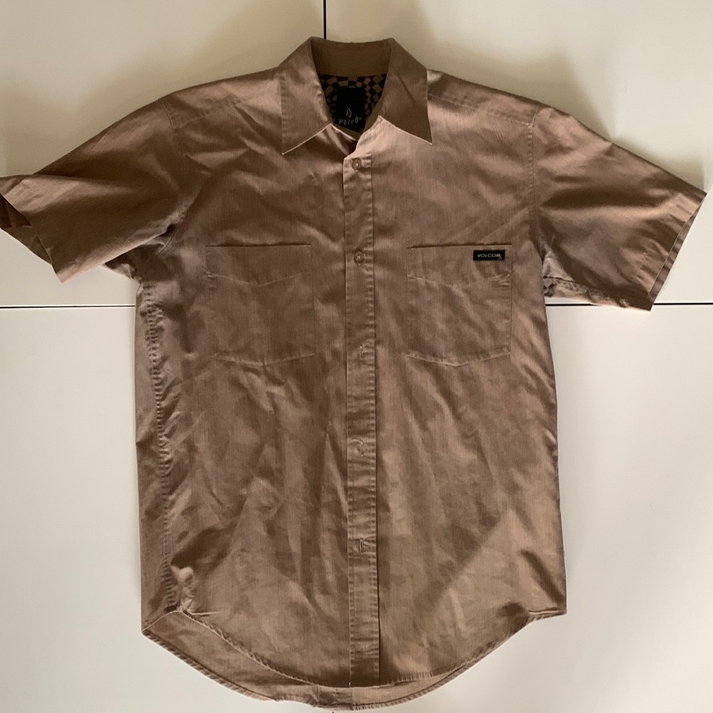 Small Volcom Tan Button down Shirt. Excellent condition